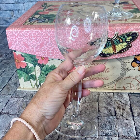 Elegant Etched Crystal Wine Glass Set of Two Tall Stemmed Wine Goblets - Picture 1 of 5